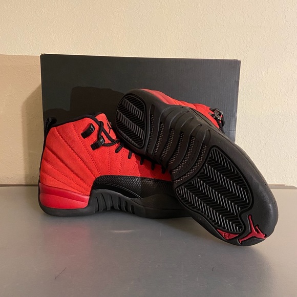 Jordan 12 Reverse Flu Game GS size 5Y = 6.5 women - Picture 5 of 5